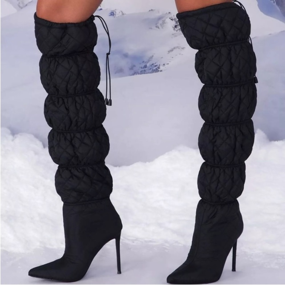 COPY - Steve Madden Silhouette black quilted boots size 8